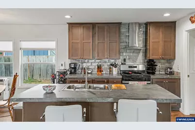 21966 Airport Rd NE, Aurora, OR 97002 - Photo 12
