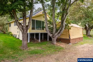 610 Averill St, Brownsville, OR 97327 - Photo 4