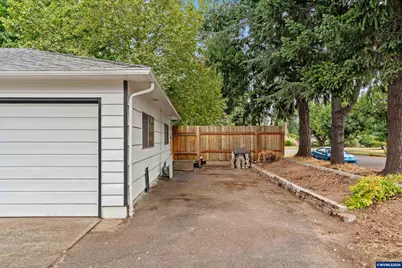 2593 Honeysuckle Wy NE, Salem, OR 97301 - Photo 4