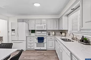 2593 Honeysuckle Way NE, Salem, OR 97301 - Photo 4