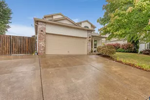 18283 Davis St, Sandy, OR 97055 - Photo 2