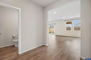 4889 Navigation Ave NE, Salem, OR 97305 - Photo 20