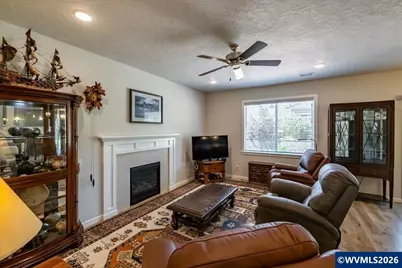 712 Willowbrook Dr, Philomath, OR 97370 - Photo 6