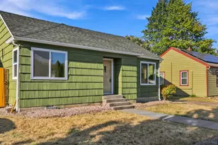 1059 15th Av SW, Albany, OR 97321 - Photo 2