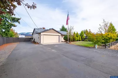 4362 Long St, Sweet Home, OR 97386 - Photo 2