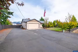 4362 Long St, Sweet Home, OR 97386 - Photo 2