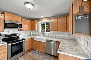 4362 Long St, Sweet Home, OR 97386 - Photo 8