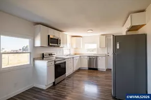 32595 Fur Rd, Lebanon, OR 97355 - Photo 12