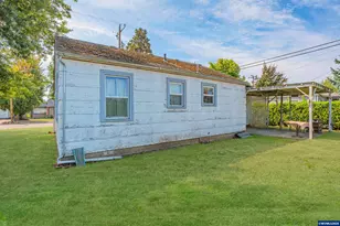 265 E Isabella St, Lebanon, OR 97355 - Photo 2