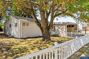 2860 Parkway St, Lebanon, OR 97355 - Photo 2