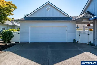 2672 Hazelnut Dr, Woodburn, OR 97071 - Photo 6