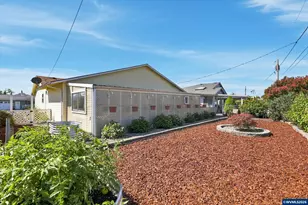 1323 Garden Way, Woodburn, OR 97071 - Photo 28