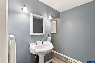 1323 Garden Way, Woodburn, OR 97071 - Photo 16