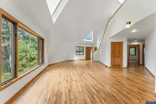 7210 NW Grandview Dr, Corvallis, OR 97330 - Photo 8