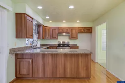 4445 Great Plains Dr NE, Salem, OR 97305 - Photo 8