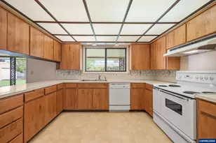 3215 Liberty St SW, Albany, OR 97321 - Photo 6