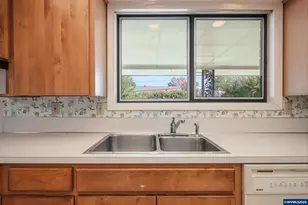 3215 Liberty St SW, Albany, OR 97321 - Photo 14