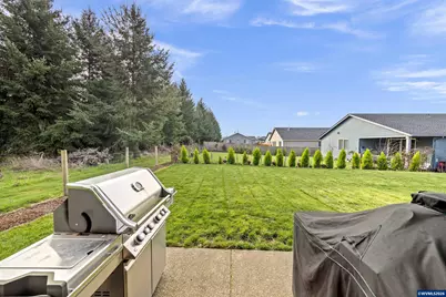 900 Marie St, Mount Angel, OR 97362 - Photo 6
