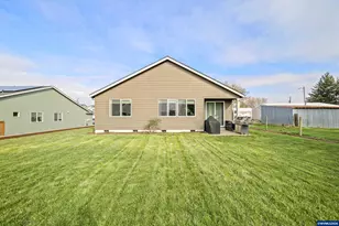 900 Marie St, Mount Angel, OR 97362 - Photo 4