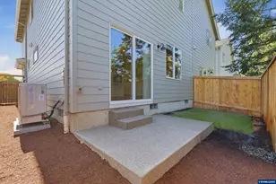 185 SE Jensen Pl, Corvallis, OR 97333 - Photo 24