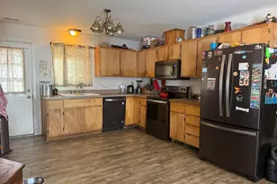 1255 W Washington St, Stayton, OR 97383 - Photo 2
