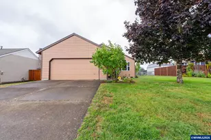 325 NW Denton St, Dallas, OR 97338 - Photo 1
