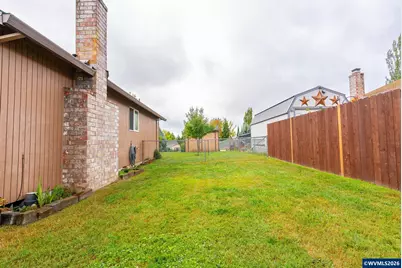 325 NW Denton St, Dallas, OR 97338 - Photo 6