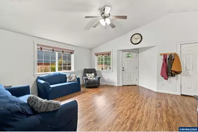 1050 Yew St, Junction City, OR 97448 - Photo 8