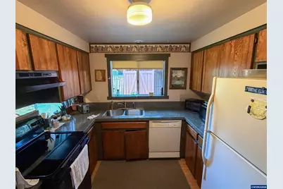 5654 Fairfield Ct S, Salem, OR 97306 - Photo 12