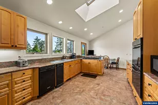 1342 NW Panorama Dr, Corvallis, OR 97330 - Photo 14