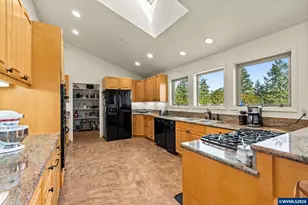 1342 NW Panorama Dr, Corvallis, OR 97330 - Photo 12