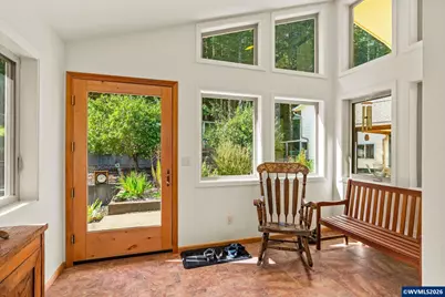 1342 NW Panorama Dr, Corvallis, OR 97330 - Photo 4