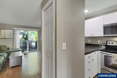 2210 Maplewood Dr S, Salem, OR 97306 - Photo 14