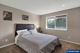 2210 Maplewood Dr S, Salem, OR 97306 - Photo 28
