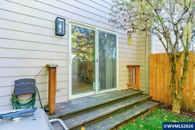 2210 Maplewood Dr S, Salem, OR 97306 - Photo 30