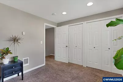 2210 Maplewood Dr S, Salem, OR 97306 - Photo 24