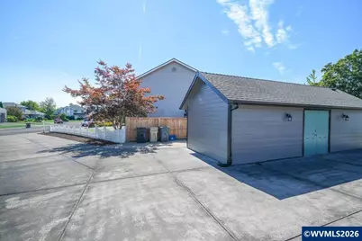 3730 Hemlock Pl SE, Albany, OR 97322 - Photo 8