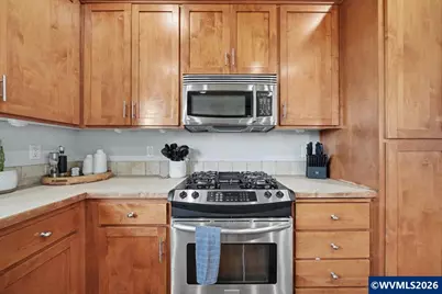 3730 Hemlock Pl SE, Albany, OR 97322 - Photo 16