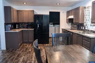 2000 Robins Lane SE, Salem, OR 97306 - Photo 16