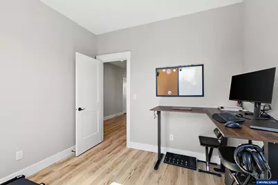 1054 Hickory St, Independence, OR 97351 - Photo 8