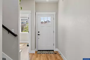 1054 Hickory St, Independence, OR 97351 - Photo 6