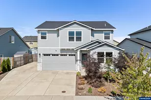 1054 Hickory St, Independence, OR 97351 - Photo 2