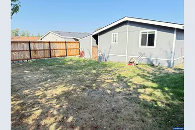 1949 SE Palmquist #51, Gresham, OR 97080 - Photo 2