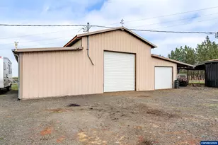 36263 Airport Dr, Lebanon, OR 97355 - Photo 4