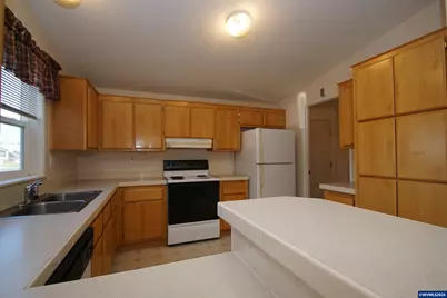 4252 Lemon St NE, Salem, OR 97305 - Photo 10