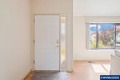 210 SE Ironwood Av, Dallas, OR 97338 - Photo 4