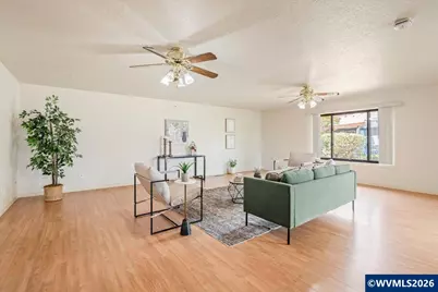 210 SE Ironwood Av, Dallas, OR 97338 - Photo 16