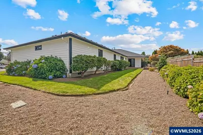 210 SE Ironwood Av, Dallas, OR 97338 - Photo 36