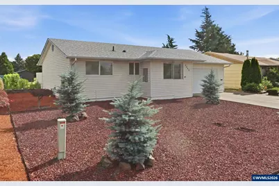 2049 W Hayes St, Woodburn, OR 97071 - Photo 1
