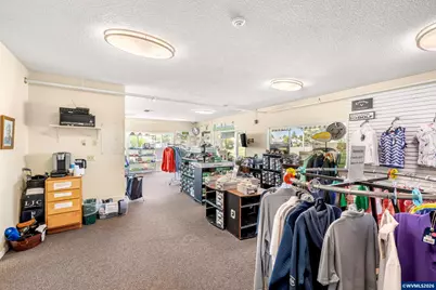 2049 W Hayes St, Woodburn, OR 97071 - Photo 28